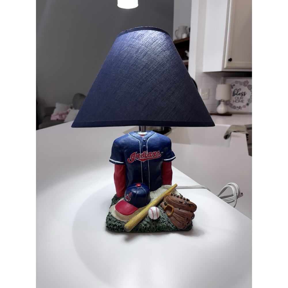 Vtg Cleveland Guardians Indians Baseball MLB Ceramic Table Lamp With Shade Works - Picture 5 of 7